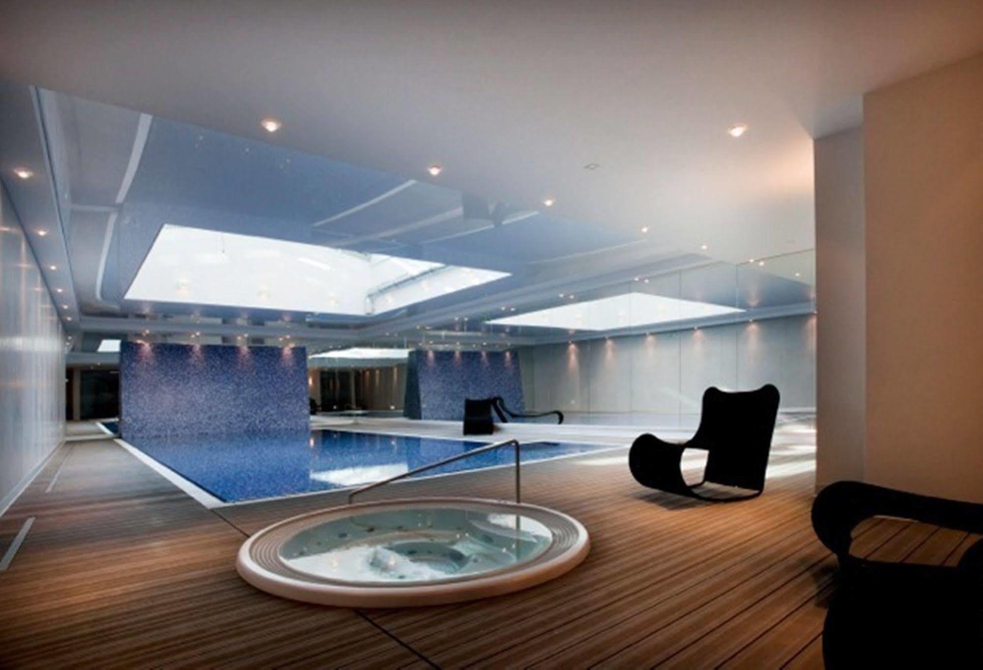 Waterlane Pool & Gym *